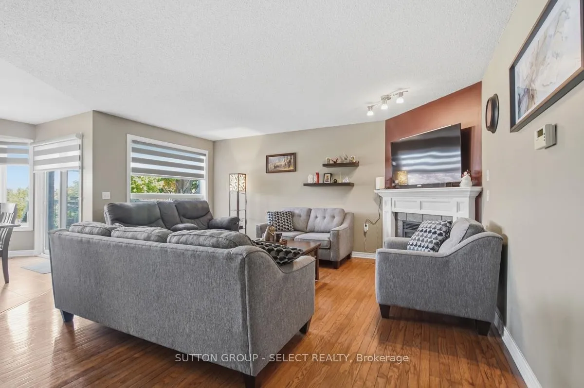 Photo 12 of 1789 Devos Drive, London, North C — HOMEH