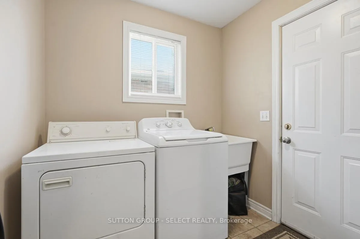 Photo 21 of 1789 Devos Drive, London, North C — HOMEH