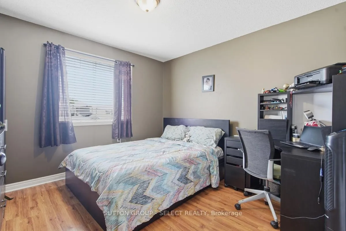 Photo 6 of 1789 Devos Drive, London, North C — HOMEH