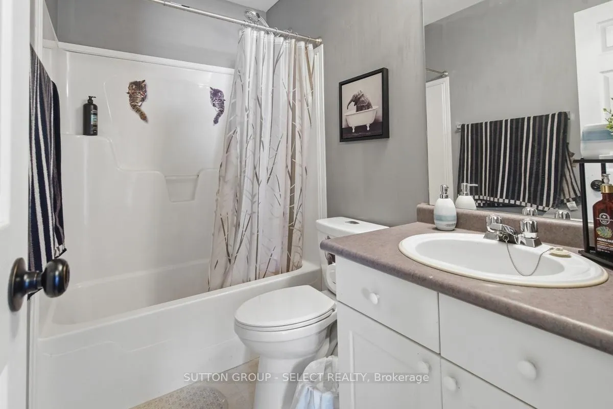 Photo 29 of 1789 Devos Drive, London, North C — HOMEH