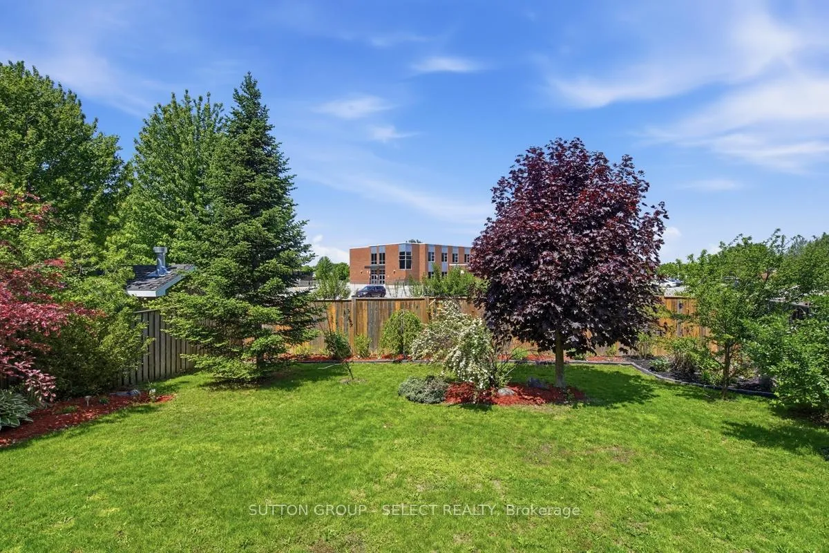 Photo 10 of 1789 Devos Drive, London, North C — HOMEH