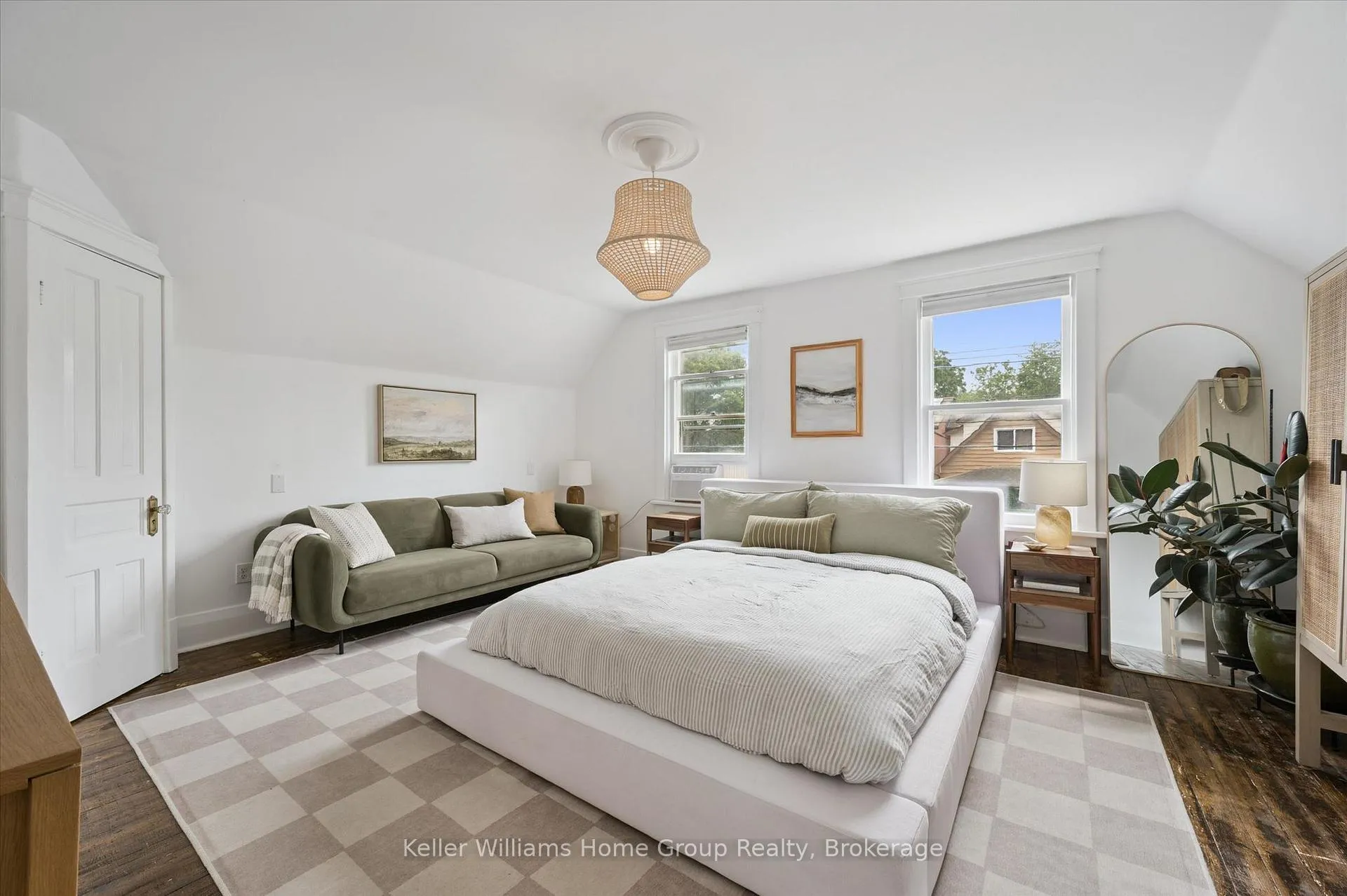 Photo 19 of 149 London Road W, Guelph, Exhibition Park — HOMEH
