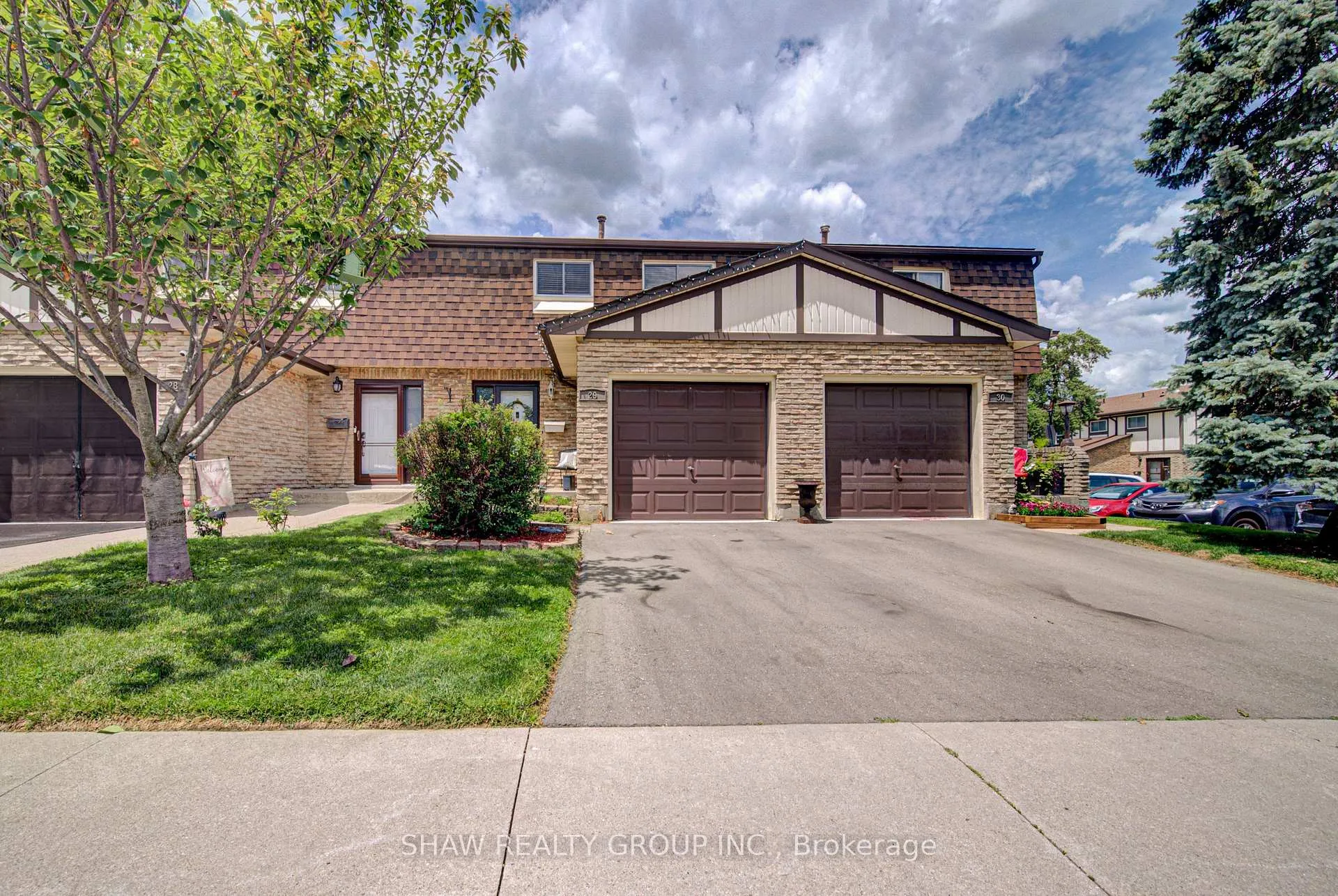 Photo 3 of Unit 29, 300 Rexford Drive, Hamilton, Randall — HOMEH