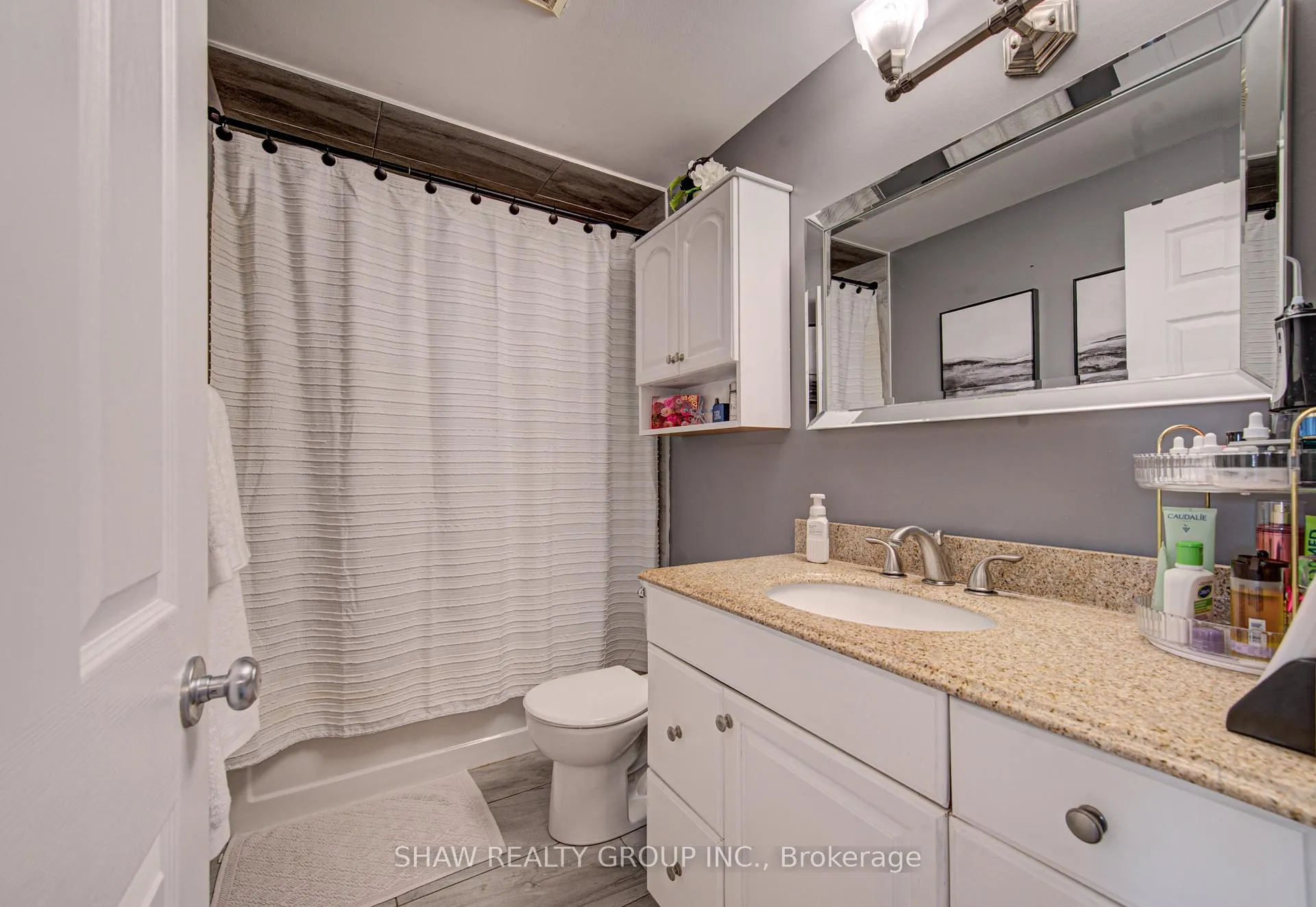 Photo 24 of Unit 29, 300 Rexford Drive, Hamilton, Randall — HOMEH