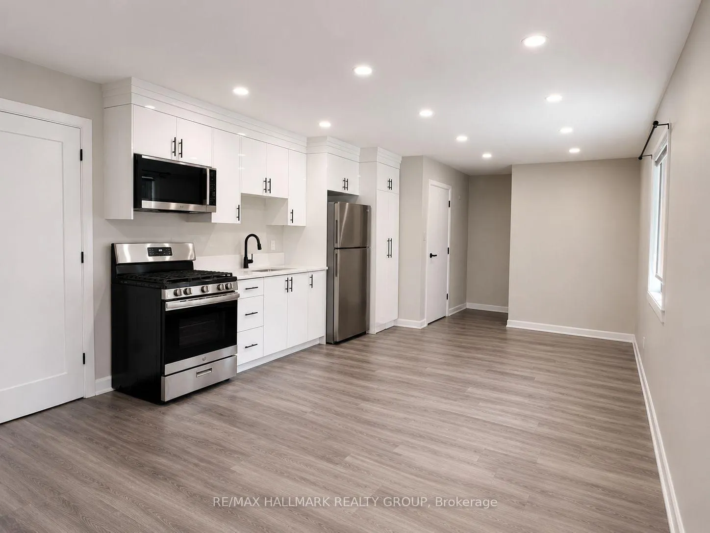 Front of Unit 3B, 131 Camelia Avenue