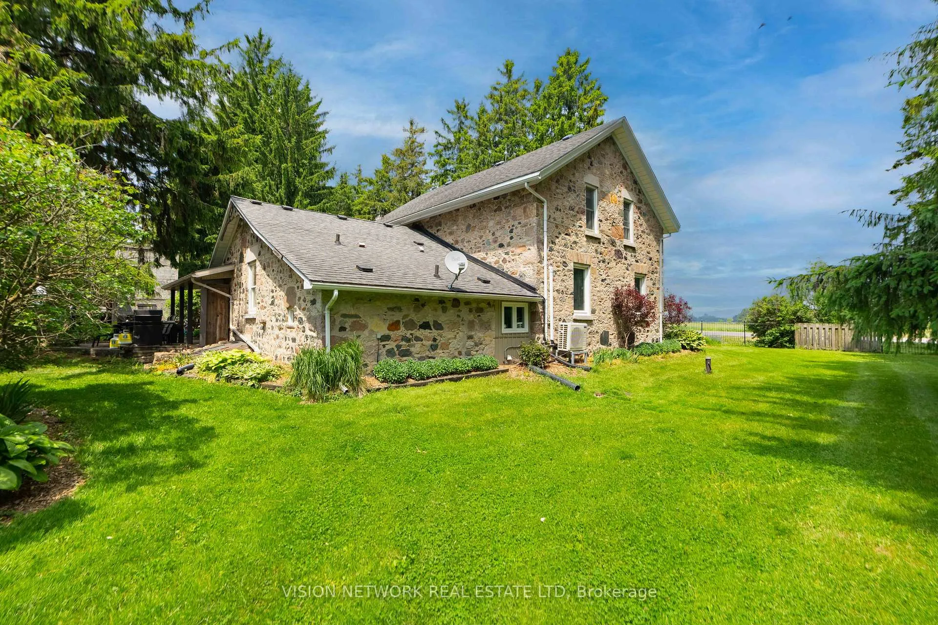 Photo 4 of 16792 Oliver Drive, Thames Centre, Rural Thames Centre — HOMEH
