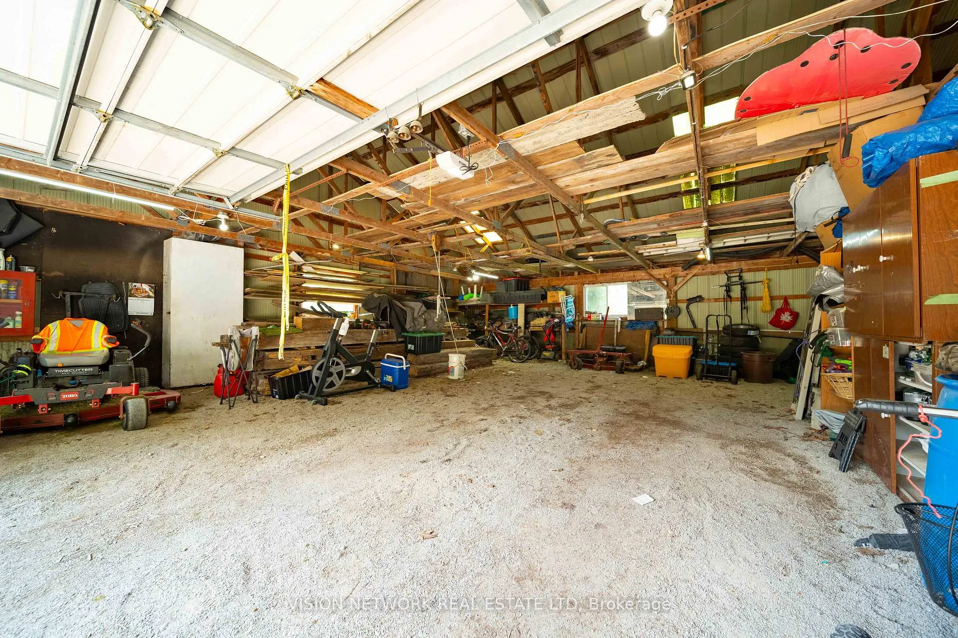 Photo 31 of 16792 Oliver Drive, Thames Centre, Rural Thames Centre — HOMEH