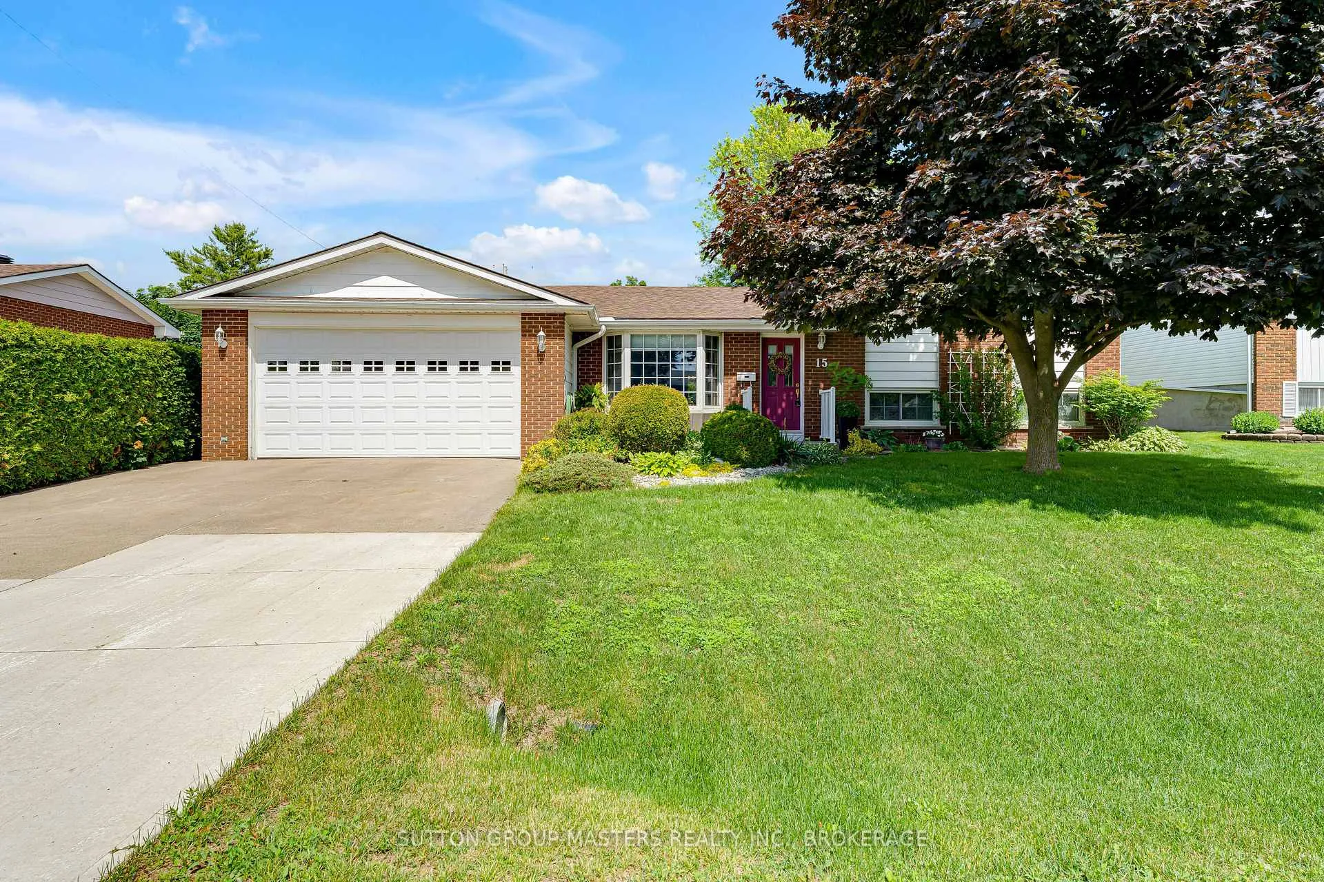 Photo 1 of 15 Bakers Lane, Loyalist, Amherstview — HOMEH