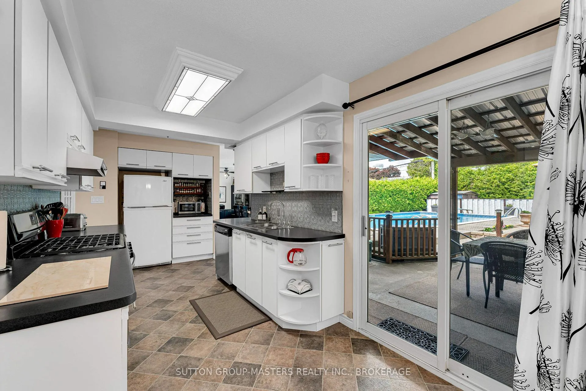 Photo 14 of 15 Bakers Lane, Loyalist, Amherstview — HOMEH