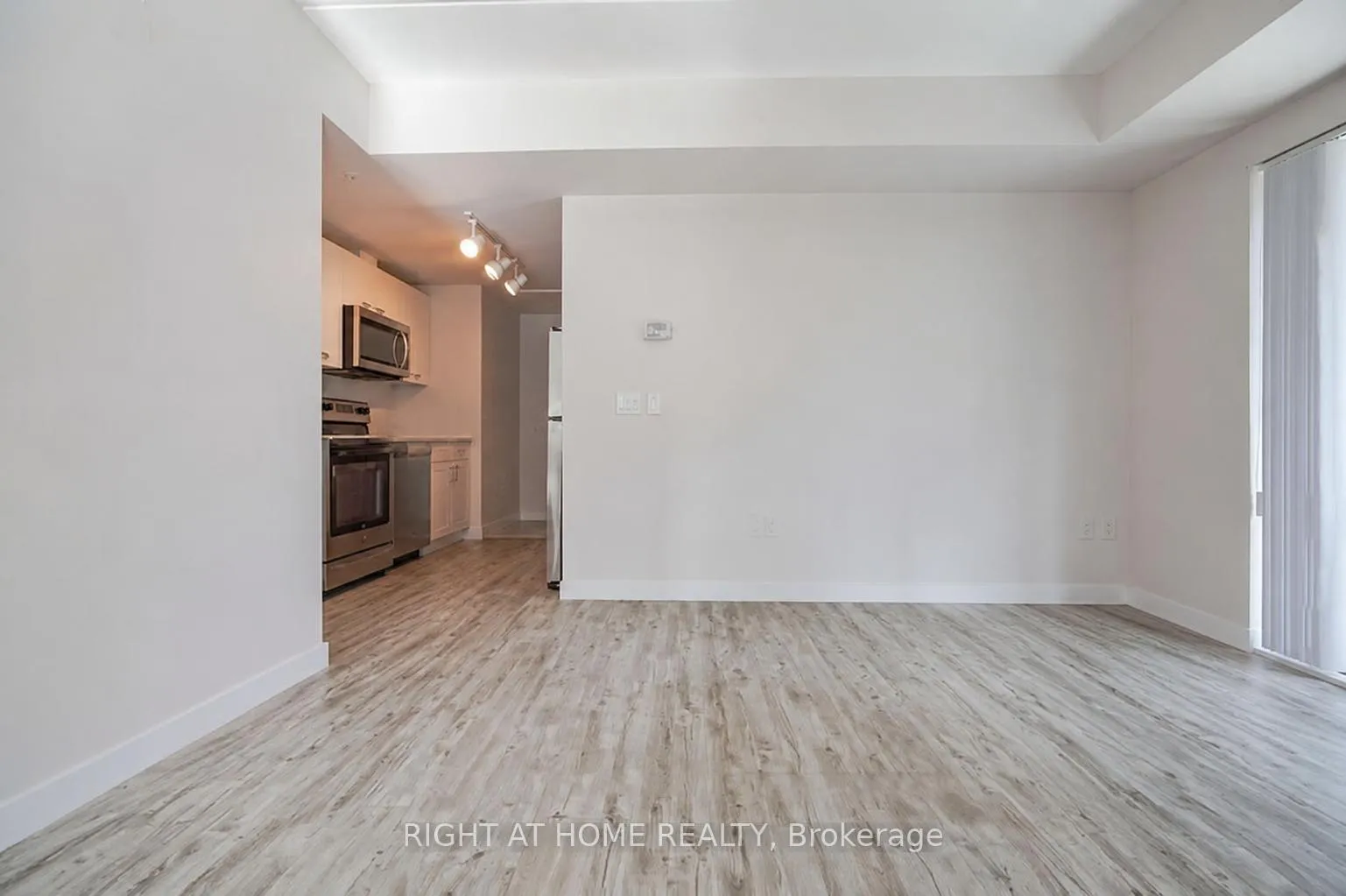 Photo 4 of Unit 314, 257 Hemlock Street W, Waterloo — HOMEH