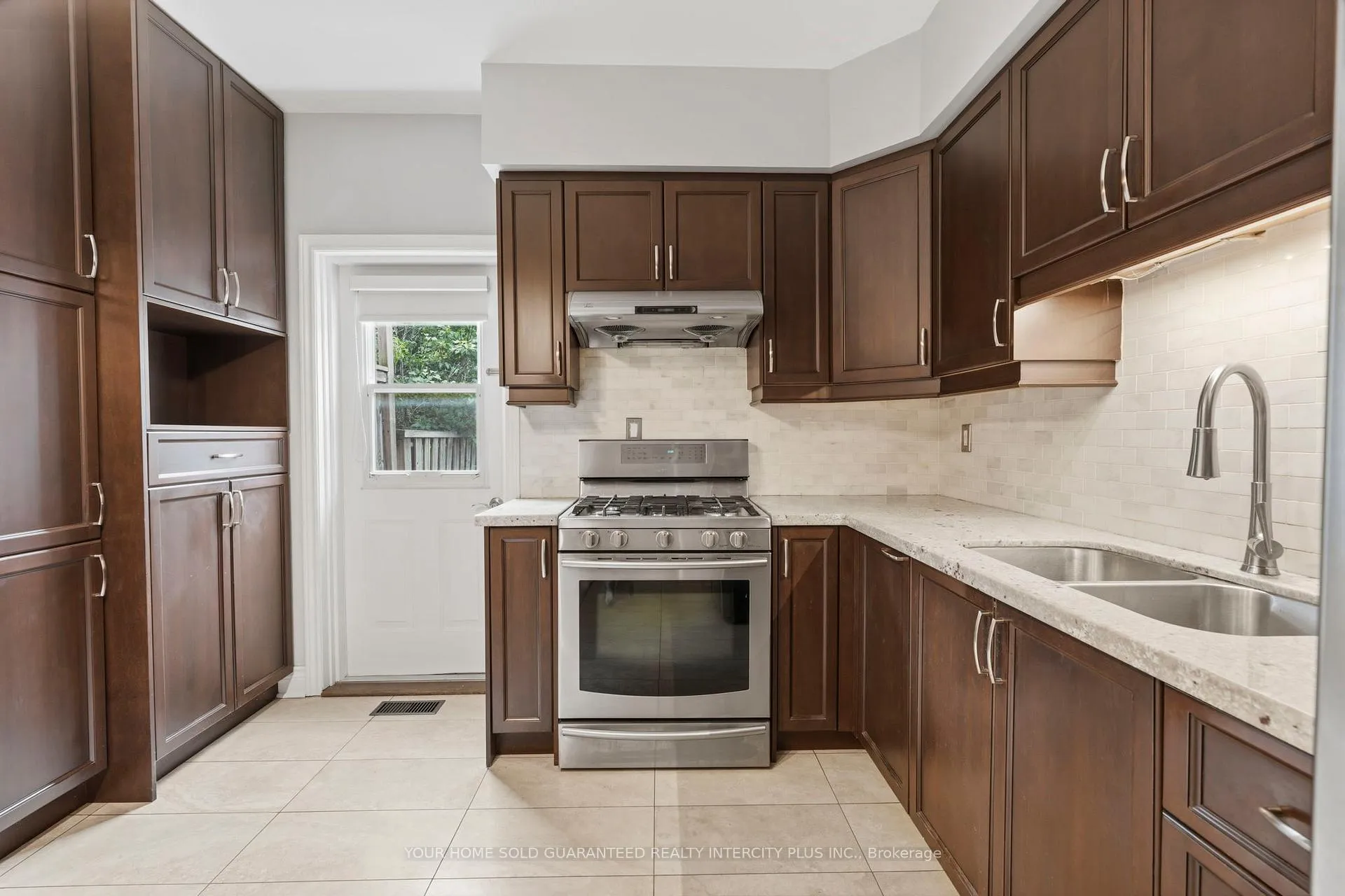 Photo 23 of 617 Delaware Avenue N, Toronto, Wychwood — HOMEH