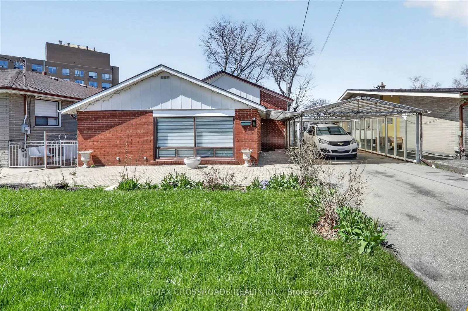 Photo 2 of 18 De Marco Boulevard, North York, Rustic — HOMEH
