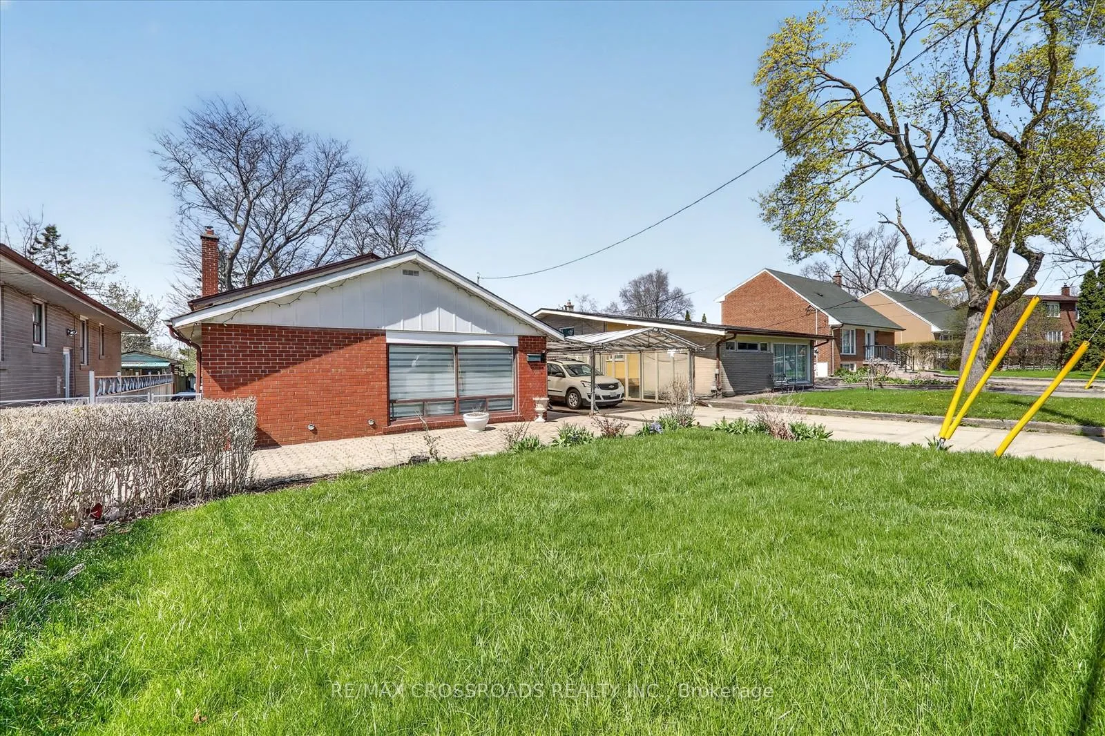 Photo 3 of 18 De Marco Boulevard, North York, Rustic — HOMEH