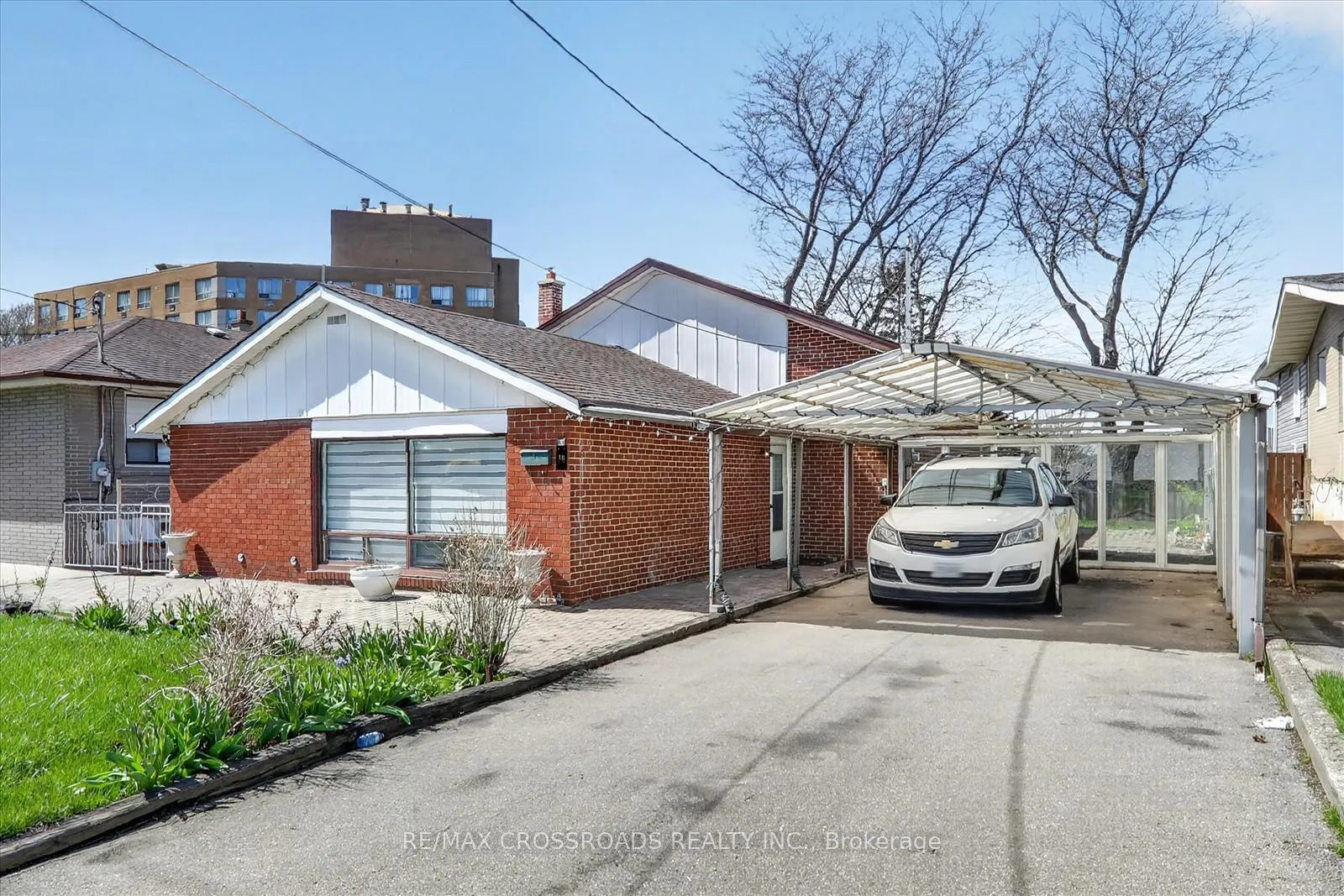 Photo 4 of 18 De Marco Boulevard, North York, Rustic — HOMEH