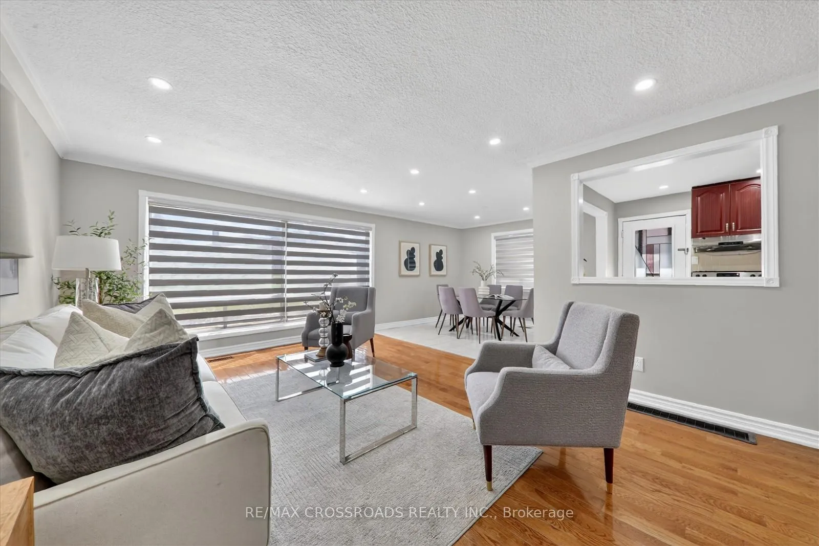 Photo 8 of 18 De Marco Boulevard, North York, Rustic — HOMEH