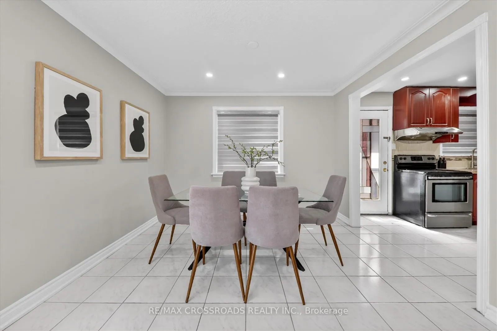 Photo 10 of 18 De Marco Boulevard, North York, Rustic — HOMEH