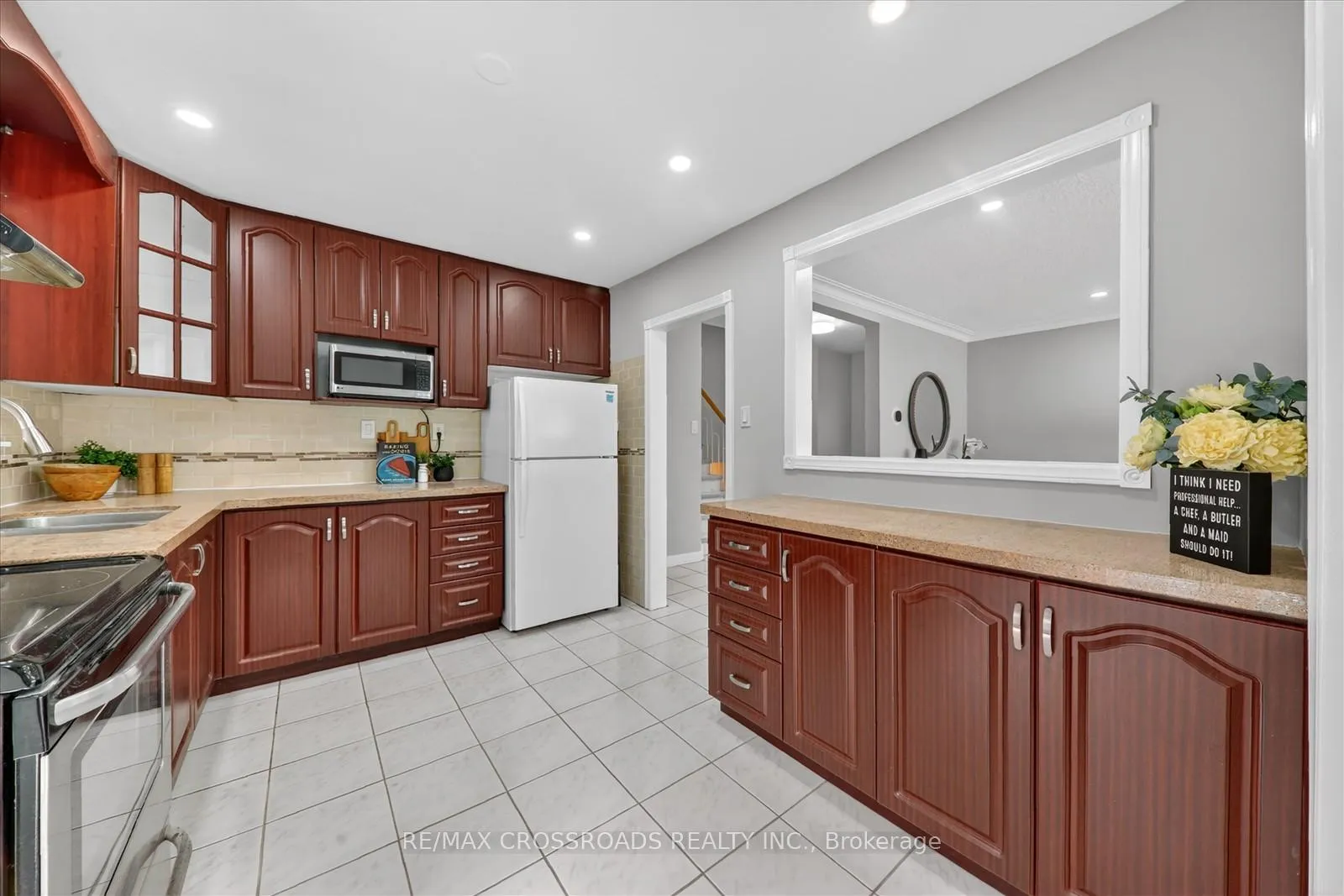 Photo 13 of 18 De Marco Boulevard, North York, Rustic — HOMEH