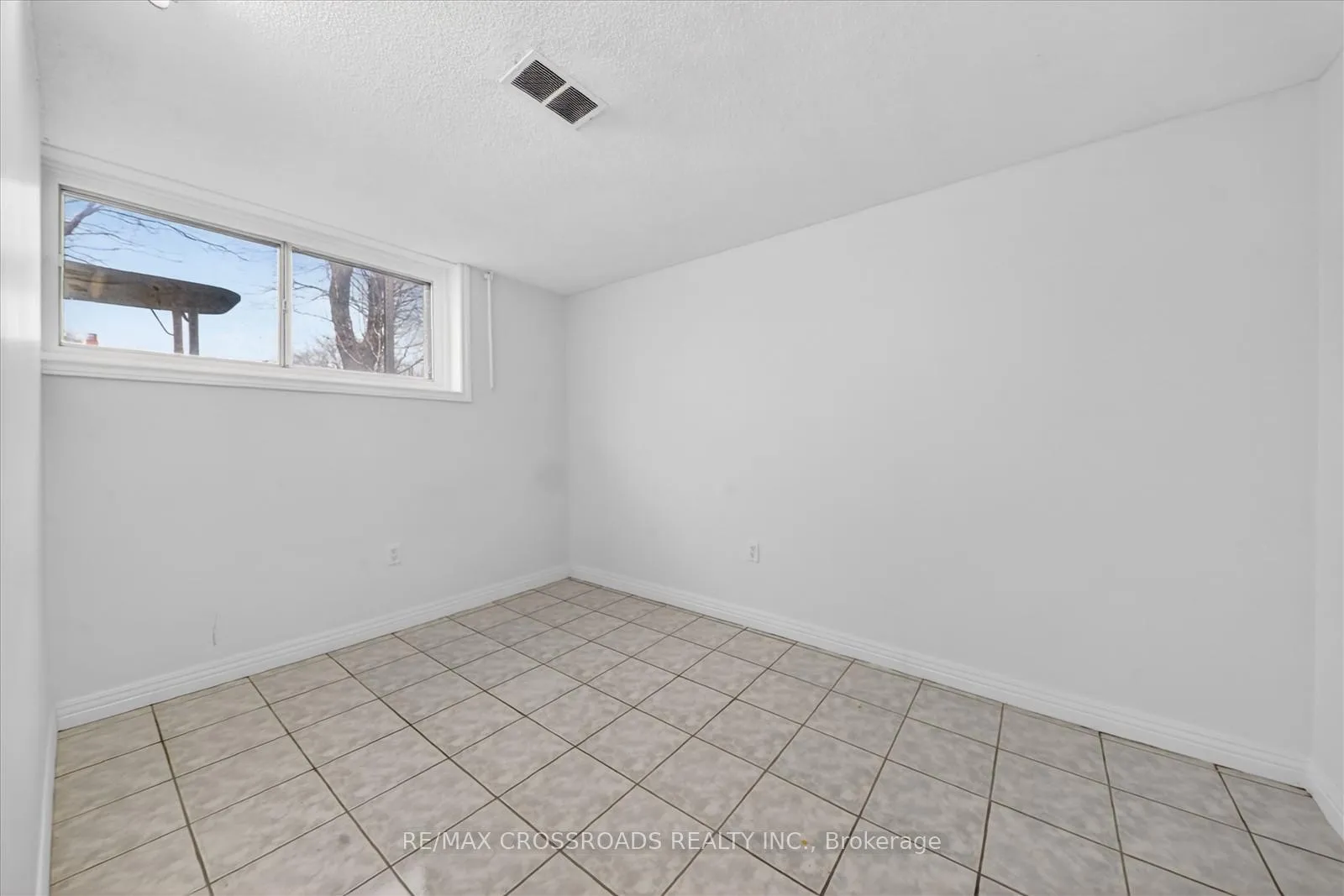 Photo 26 of 18 De Marco Boulevard, North York, Rustic — HOMEH