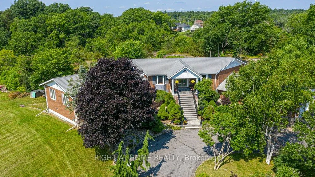Photo of 550 Queen Street E