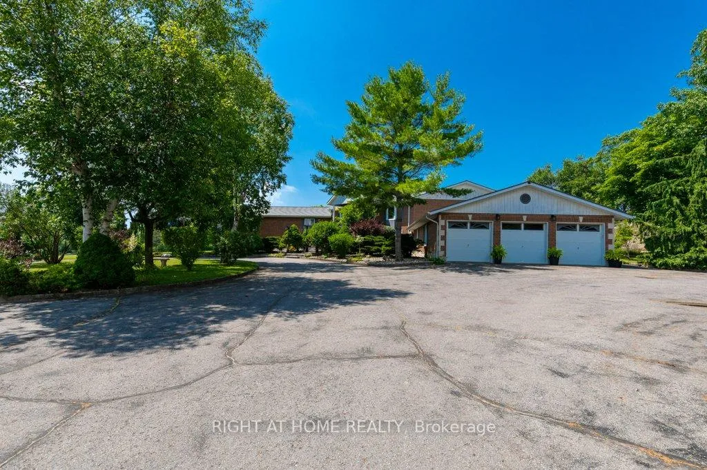 Photo 7 of 550 Queen Street E, Gananoque, Gananoque — HOMEH
