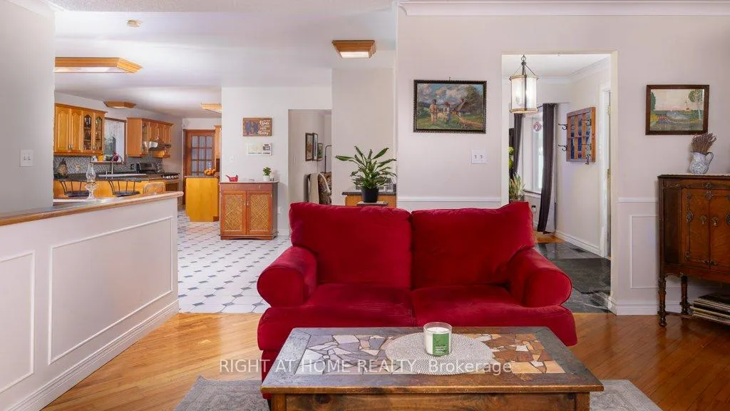 Photo 10 of 550 Queen Street E, Gananoque, Gananoque — HOMEH