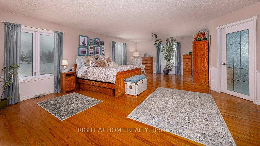 Photo 21 of 550 Queen Street E, Gananoque, Gananoque — HOMEH