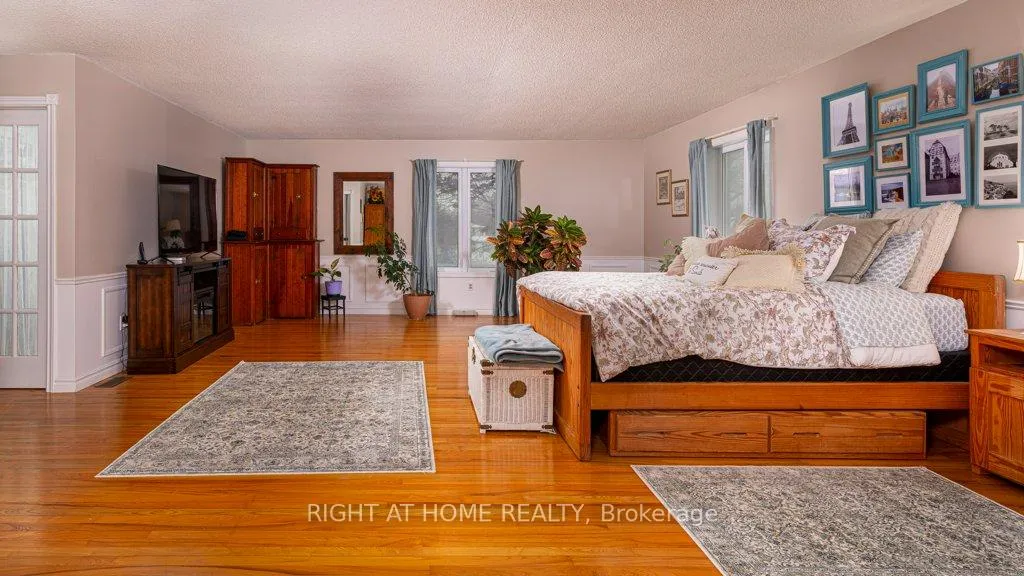 Photo 22 of 550 Queen Street E, Gananoque, Gananoque — HOMEH