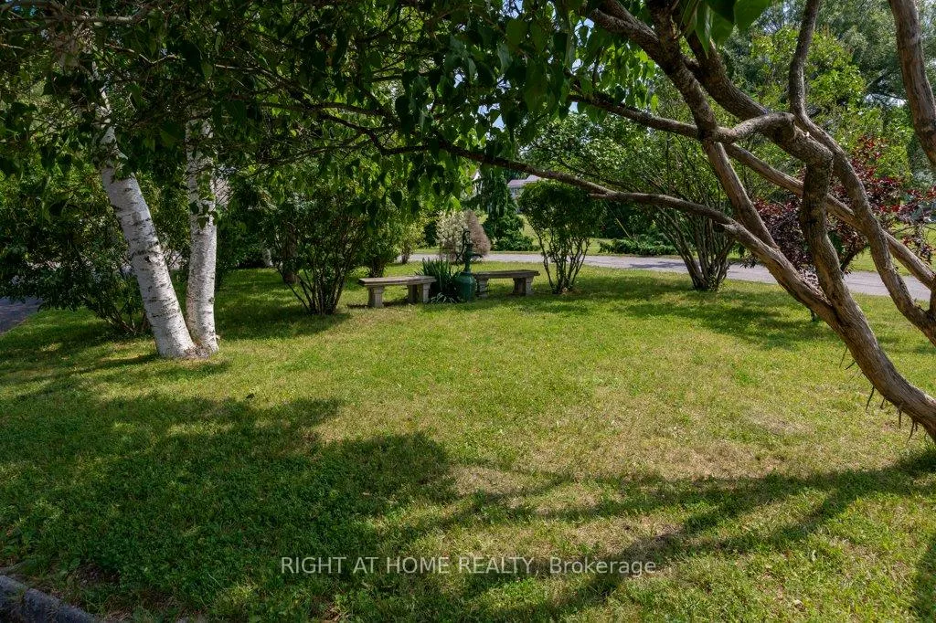 Photo 46 of 550 Queen Street E, Gananoque, Gananoque — HOMEH