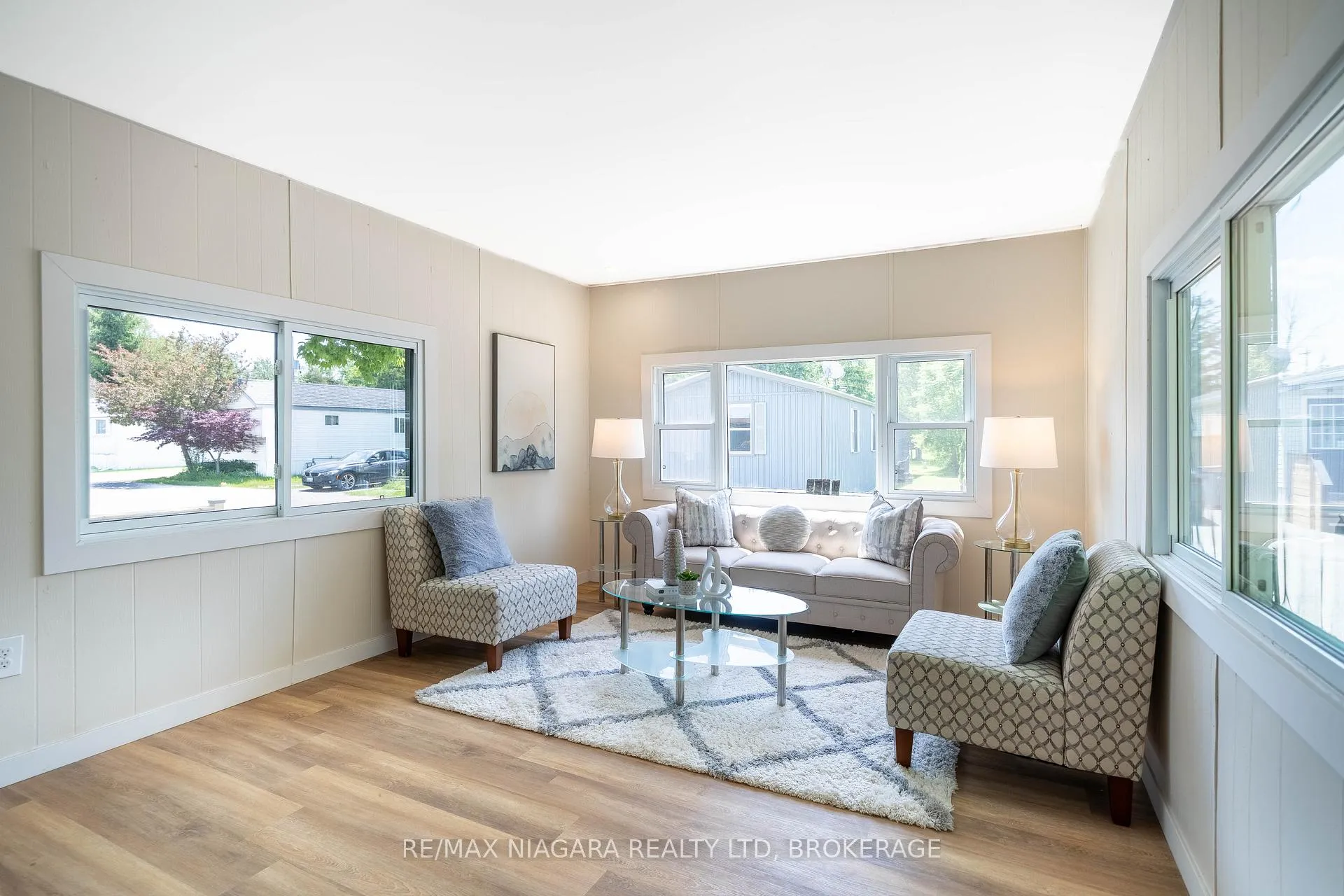 Photo 4 of 4595 Abigail Lane, Lincoln, Beamsville — HOMEH