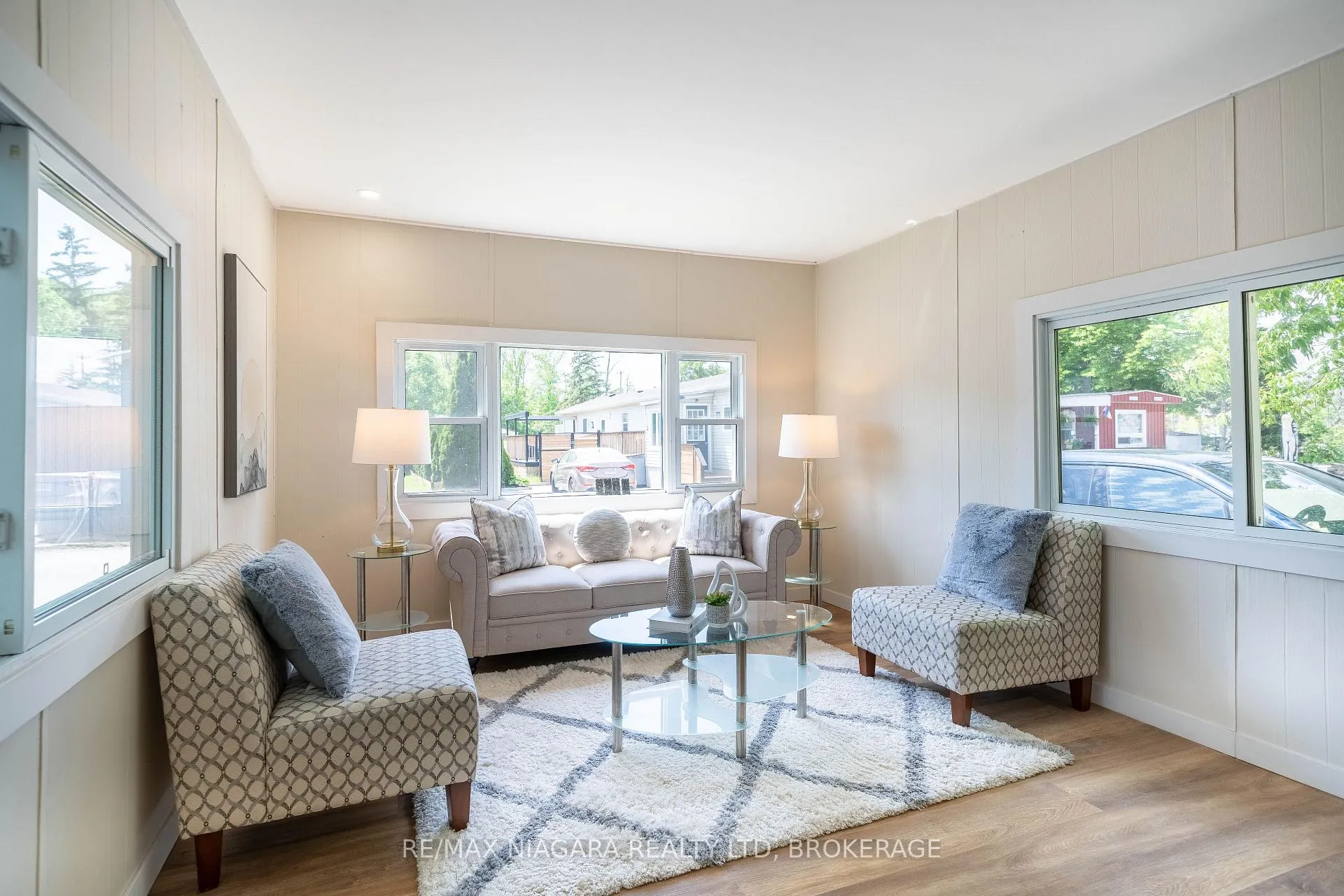 Photo 5 of 4595 Abigail Lane, Lincoln, Beamsville — HOMEH