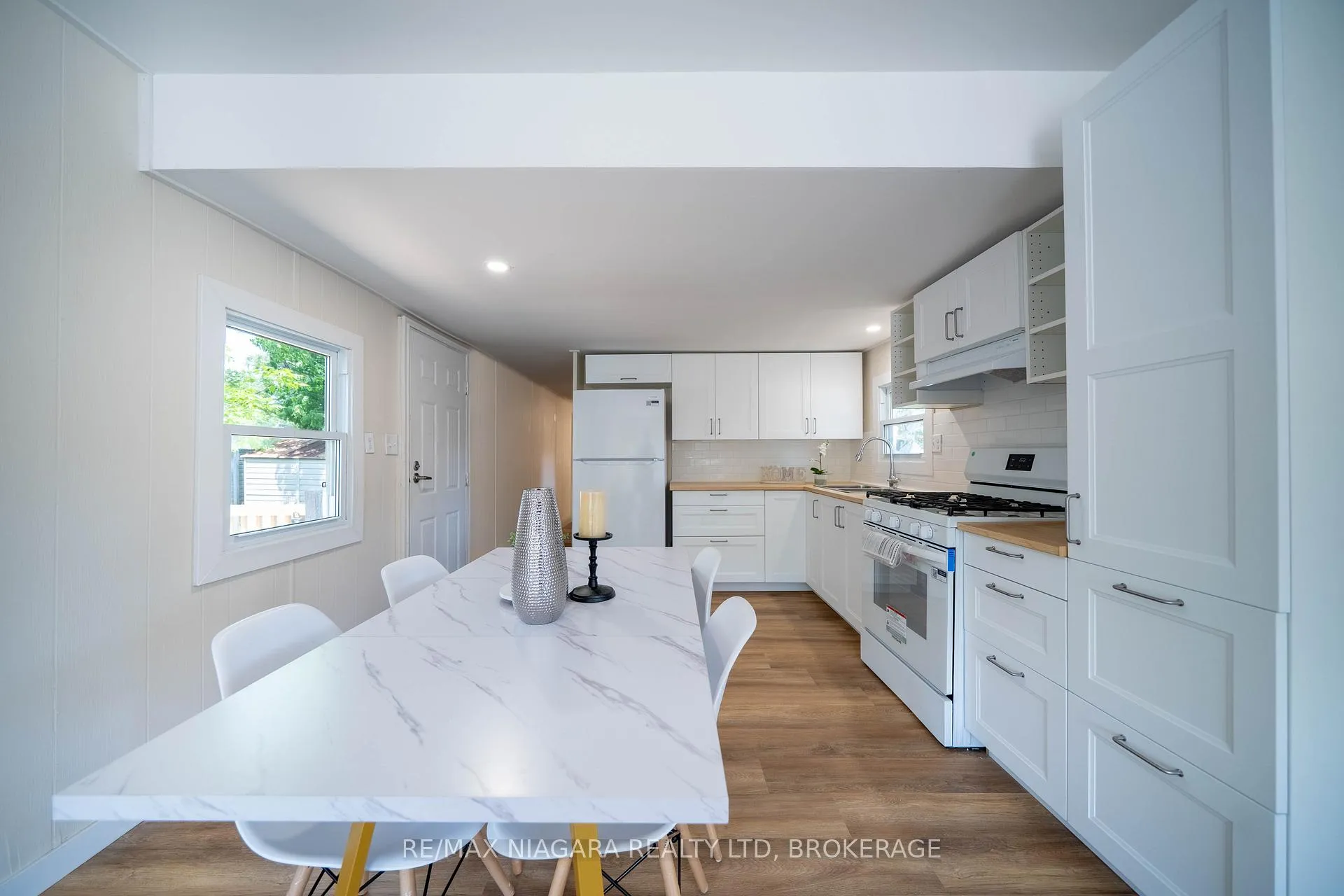 Photo 6 of 4595 Abigail Lane, Lincoln, Beamsville — HOMEH