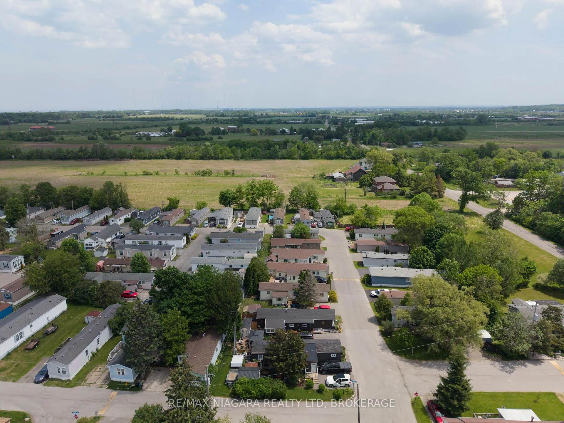 Photo 4 of 4597 Martha Lane, Lincoln, Beamsville — HOMEH