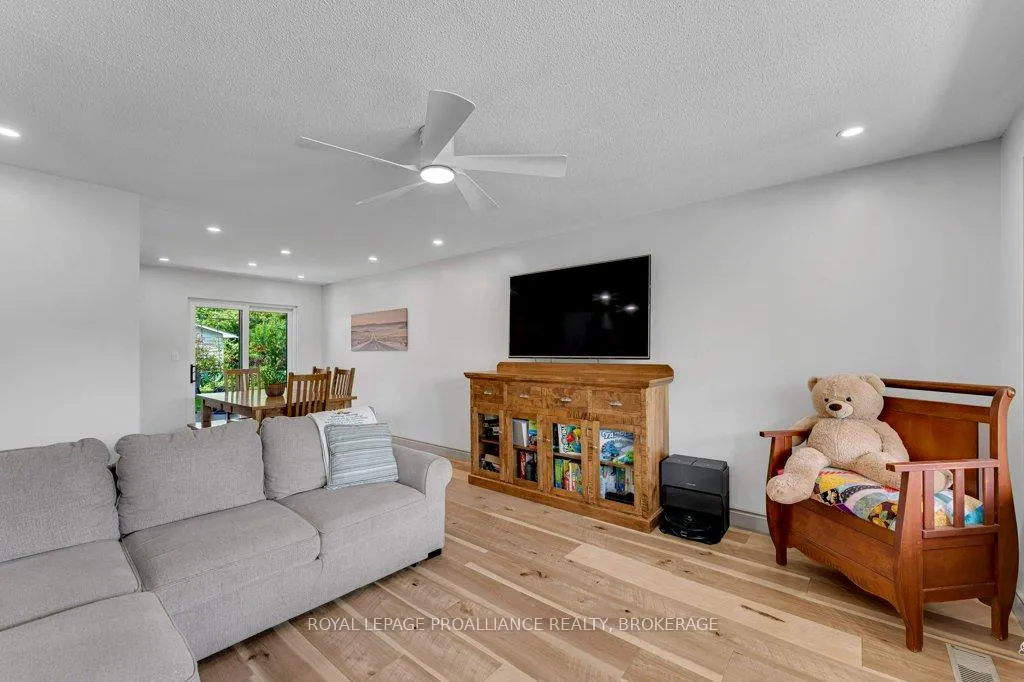 Photo 9 of 988 Hudson Drive, Kingston, South of Taylor-Kidd Blvd — HOMEH