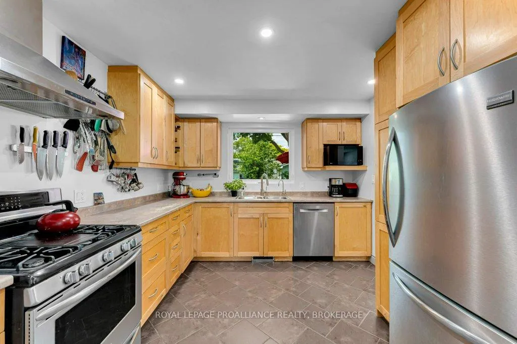 Photo 11 of 988 Hudson Drive, Kingston, South of Taylor-Kidd Blvd — HOMEH