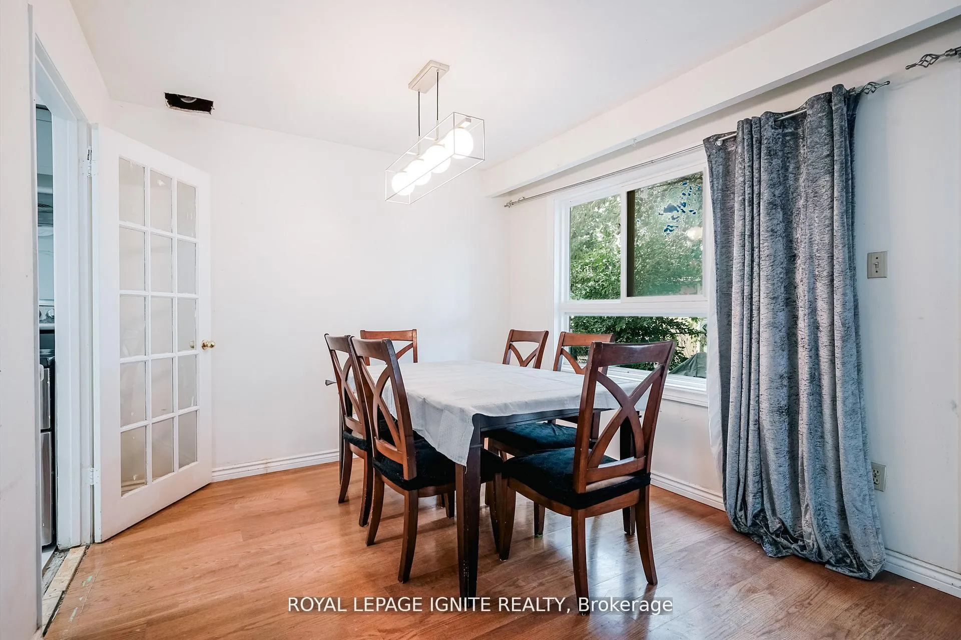 Photo 7 of 122 Valdor Drive, Scarborough, Agincourt North — HOMEH