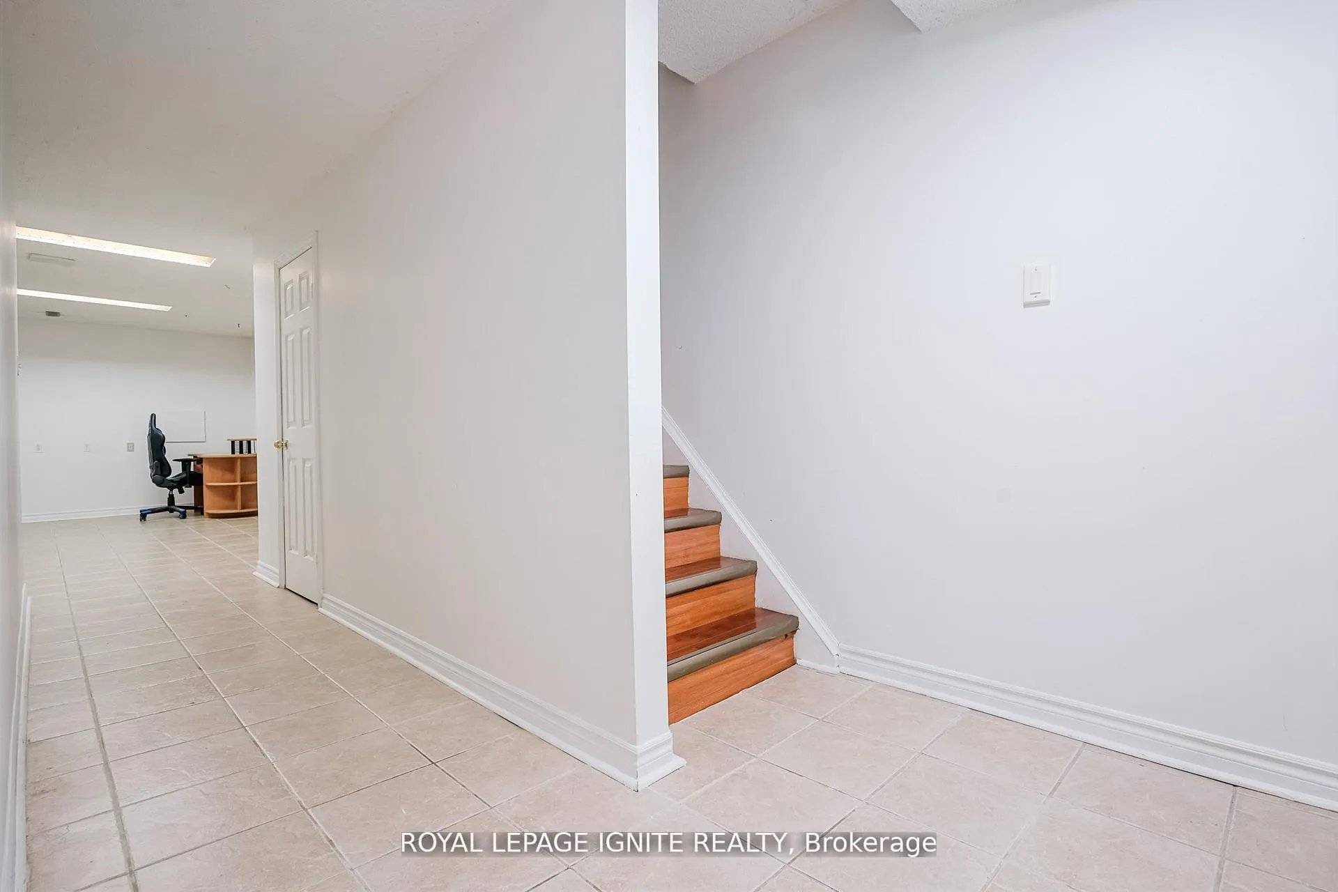 Photo 18 of 122 Valdor Drive, Scarborough, Agincourt North — HOMEH