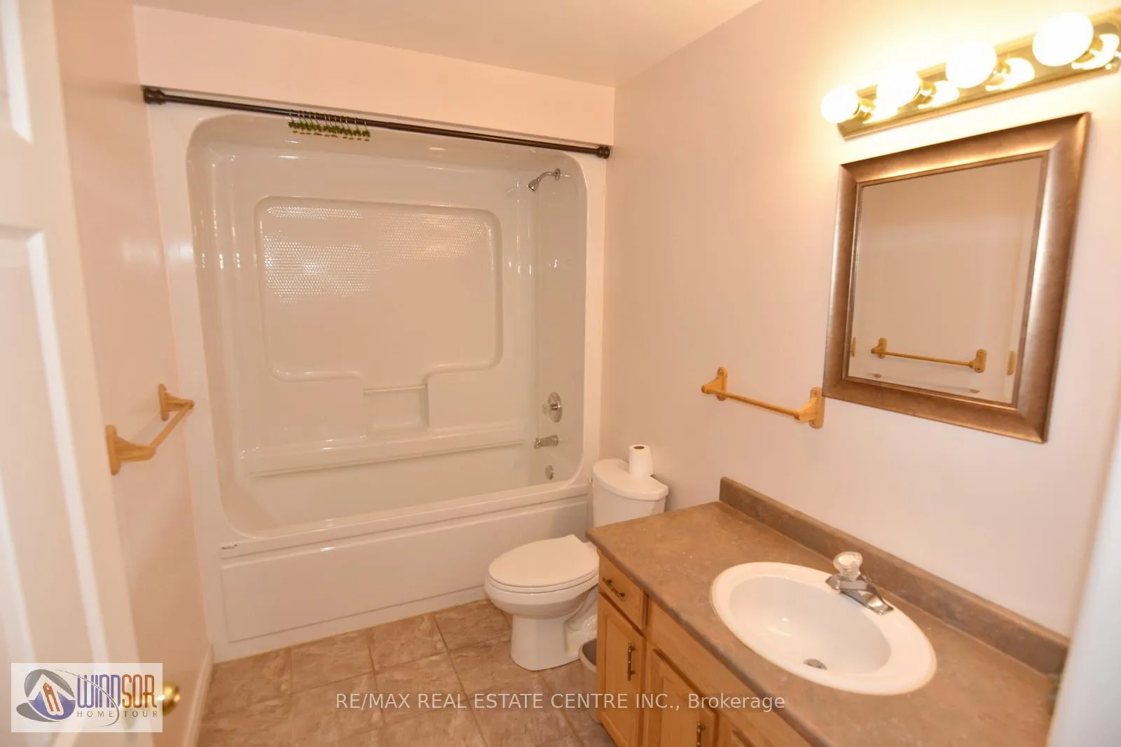 Photo 17 of 3602 Holburn Street, Windsor — HOMEH