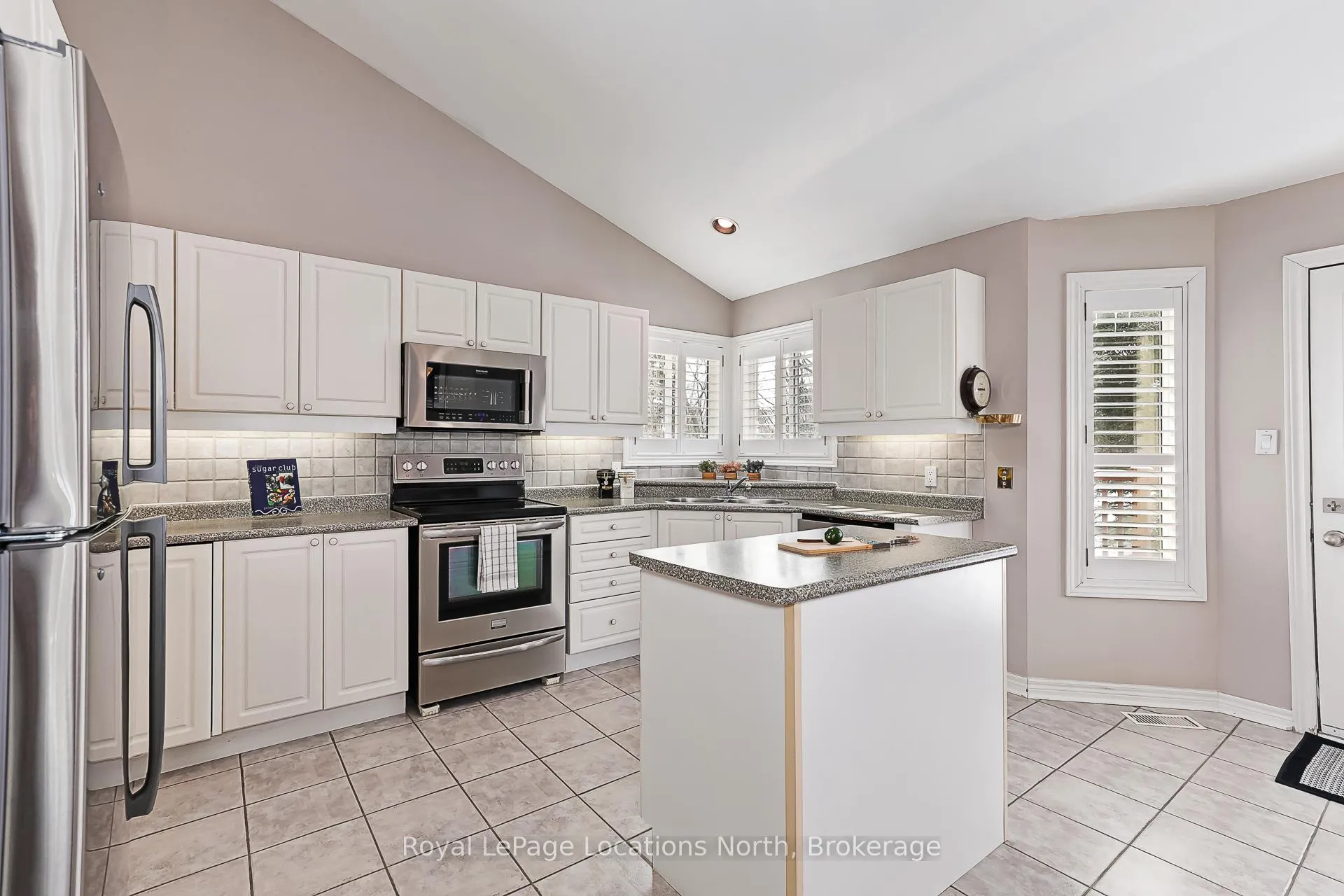 Photo 10 of 57 Barker Boulevard, Collingwood — HOMEH