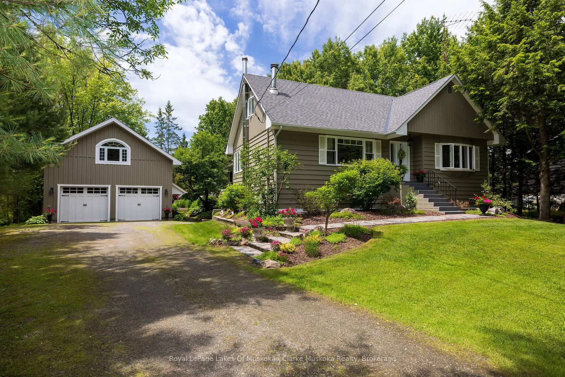 Photo 2 of 43 Maple St, Seguin — HOMEH