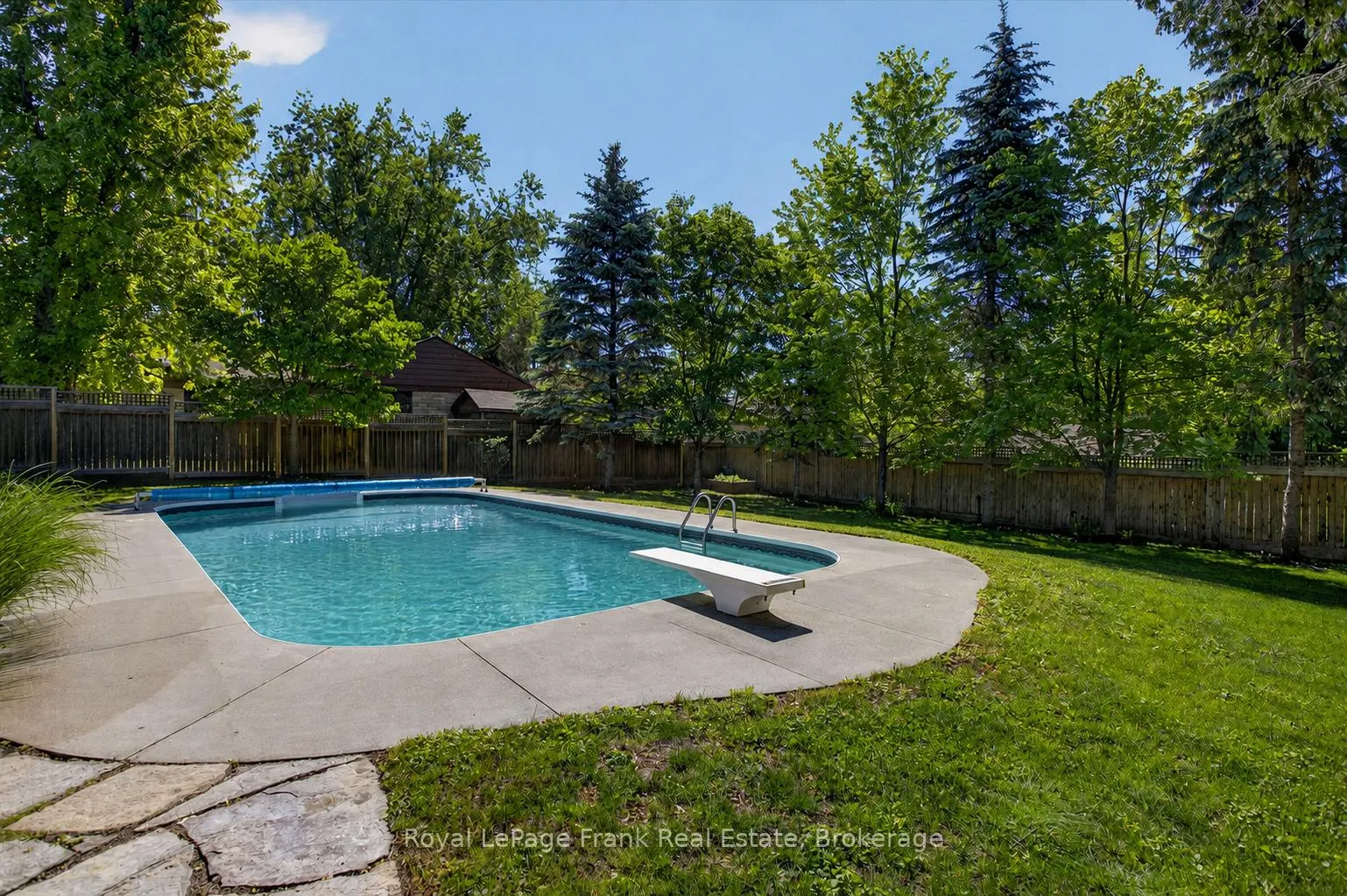 Photo 2 of 959 Weller Street, Peterborough, Monaghan Ward 2 — HOMEH