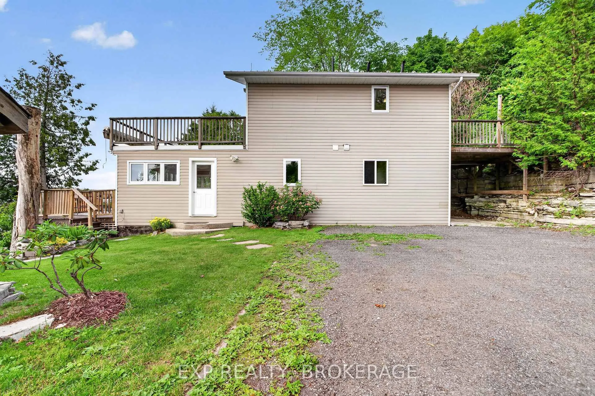 Photo 2 of 1048 Lark Lane, Frontenac, Frontenac South — HOMEH