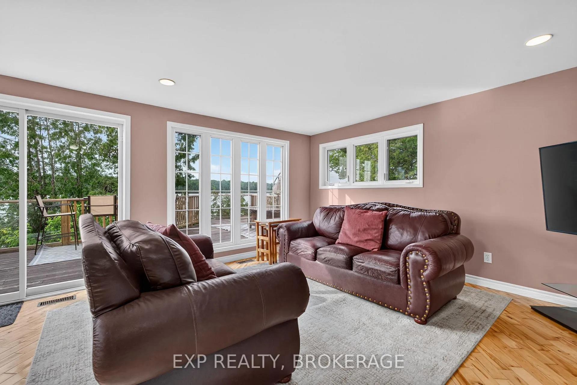 Photo 10 of 1048 Lark Lane, Frontenac, Frontenac South — HOMEH