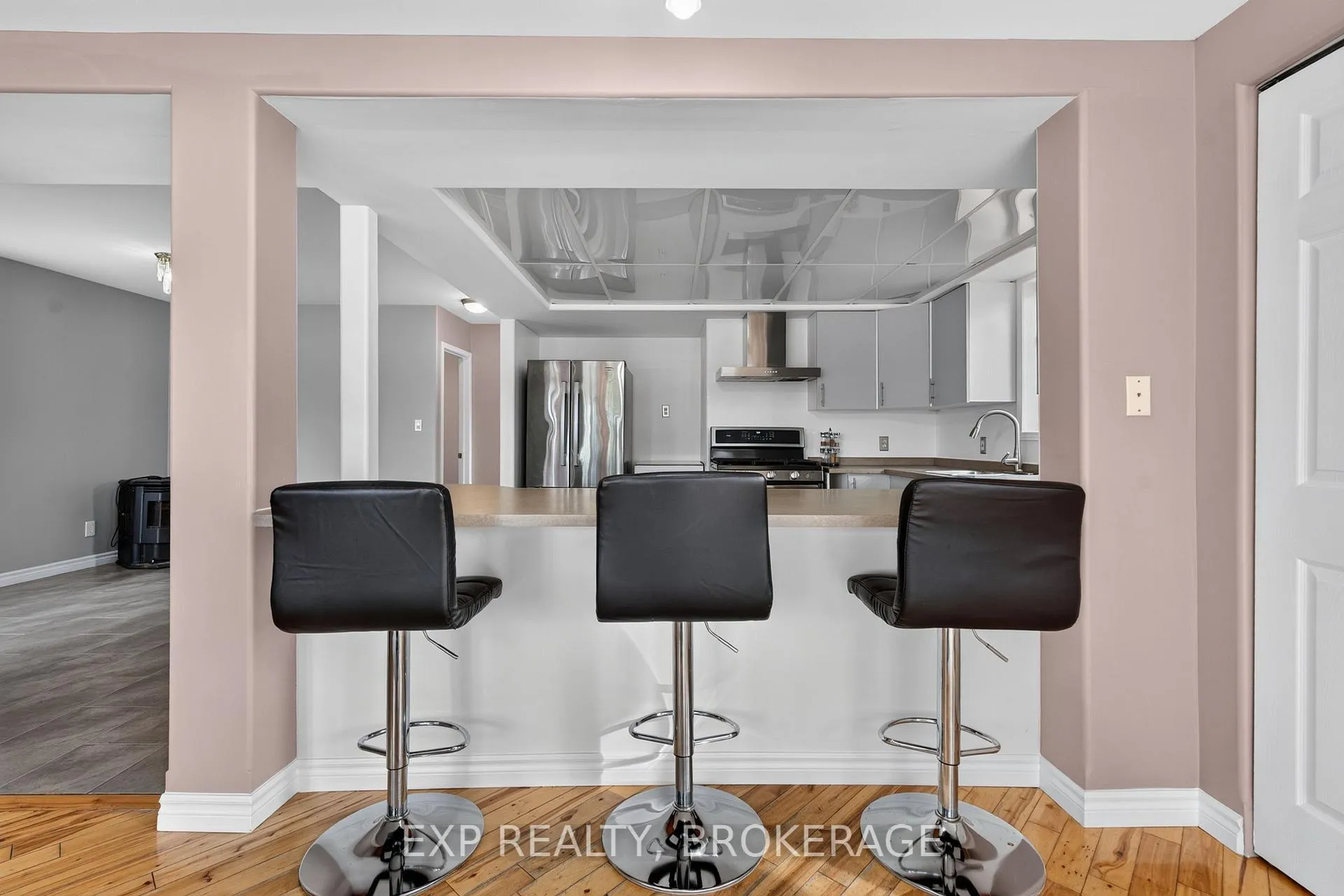 Photo 12 of 1048 Lark Lane, Frontenac, Frontenac South — HOMEH