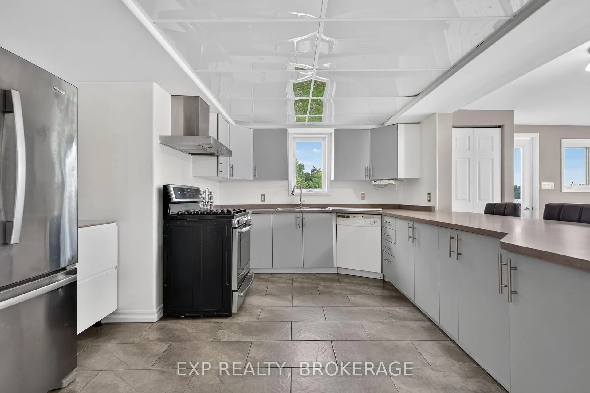 Photo 14 of 1048 Lark Lane, Frontenac, Frontenac South — HOMEH