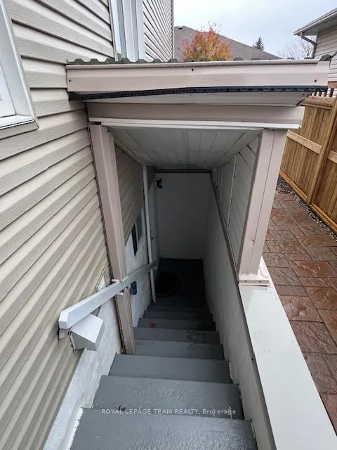 Photo 2 of Unit B, 685 Everlasting Crescent, Ottawa, Springridge/East Village — HOMEH