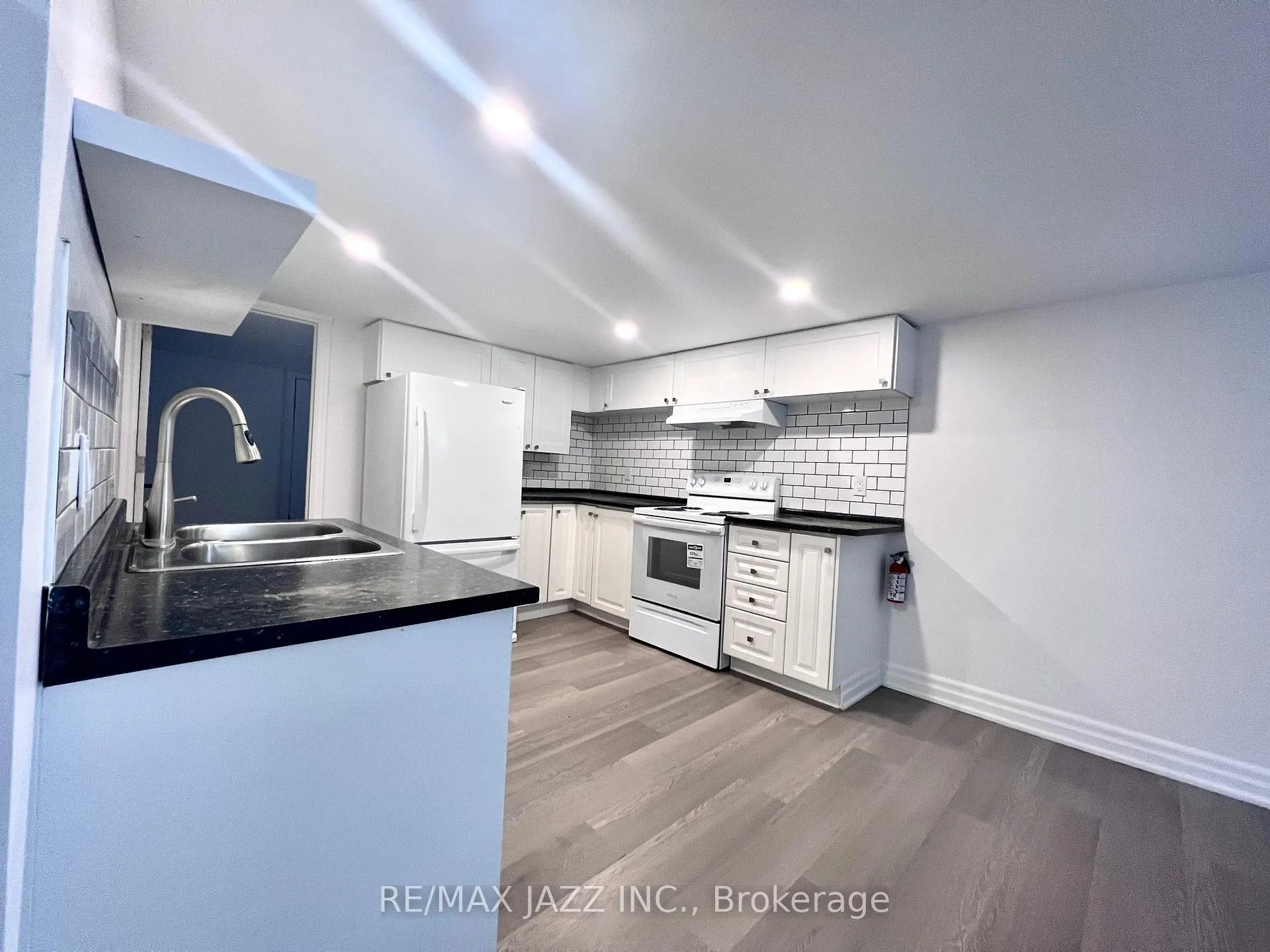 Photo 5 of 127 Verdun Road, Oshawa, Central — HOMEH