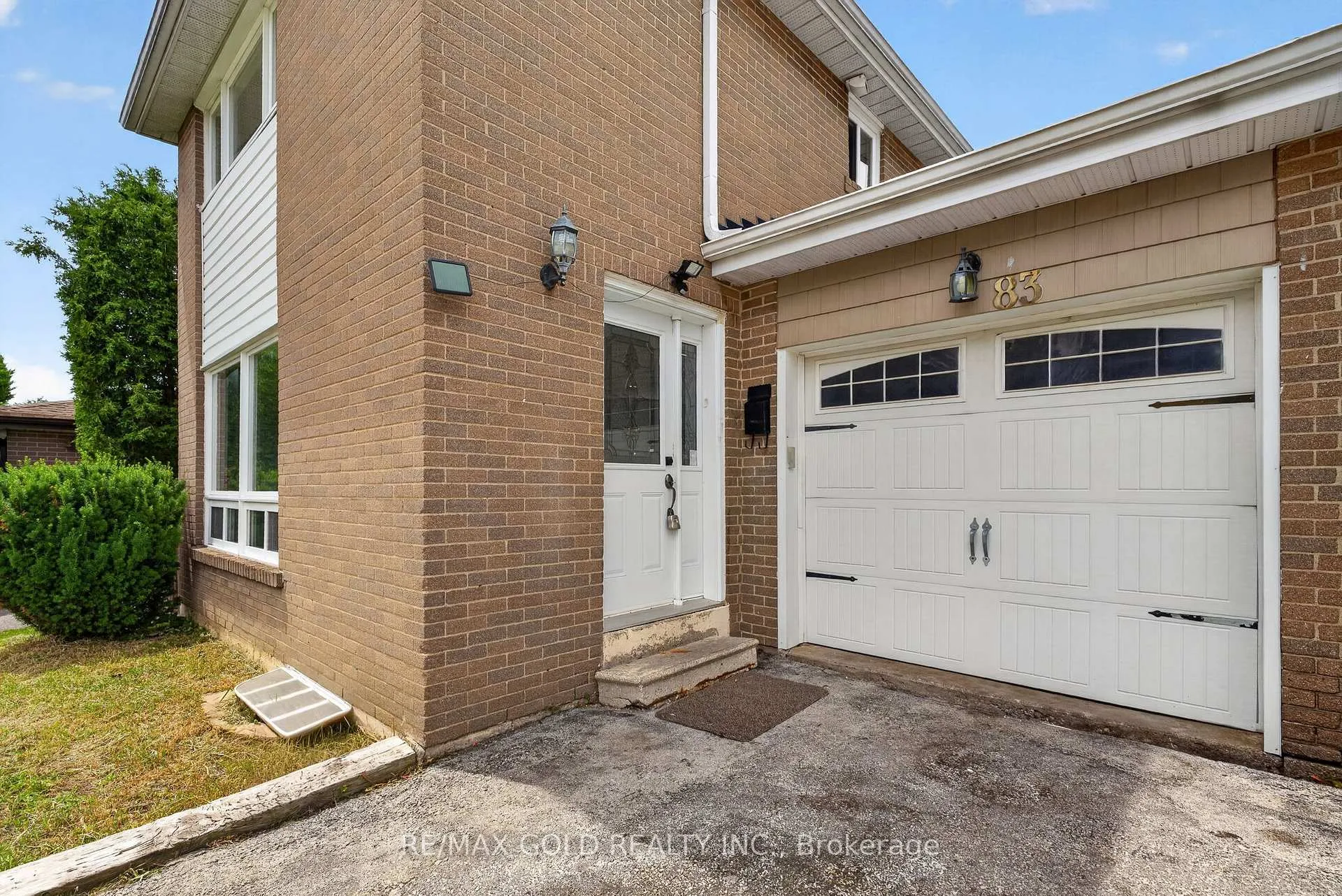Photo 3 of 83 Cathcart Crescent, Brampton, Avondale — HOMEH