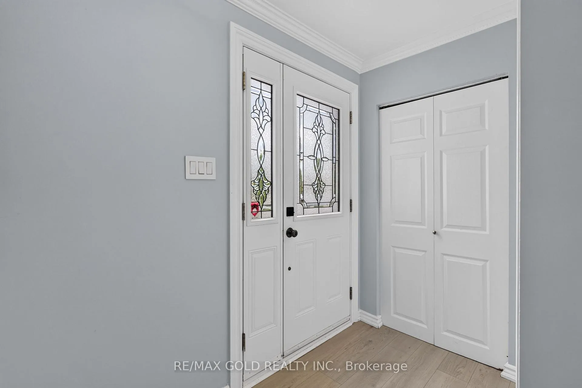 Photo 4 of 83 Cathcart Crescent, Brampton, Avondale — HOMEH