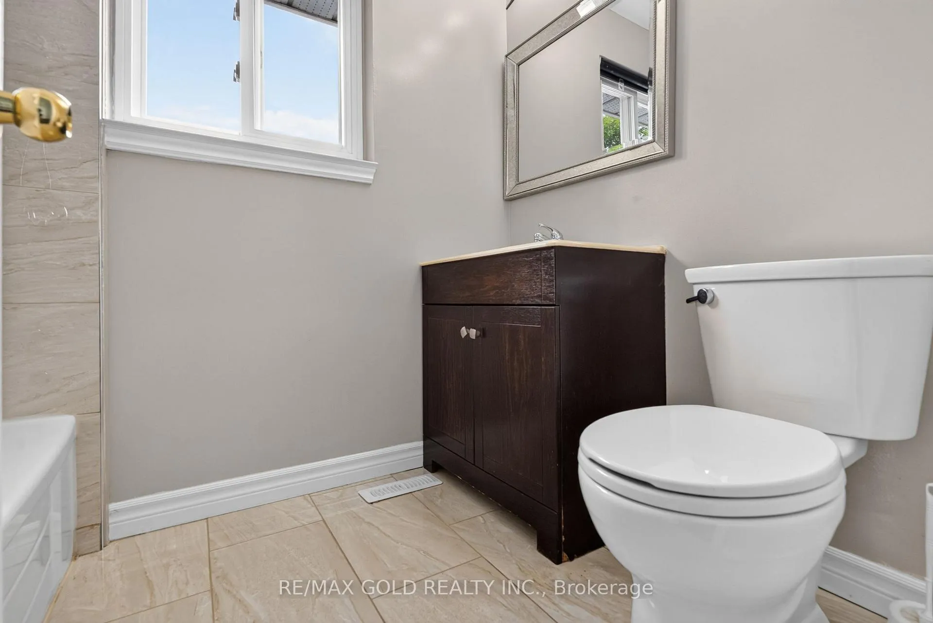 Photo 25 of 83 Cathcart Crescent, Brampton, Avondale — HOMEH