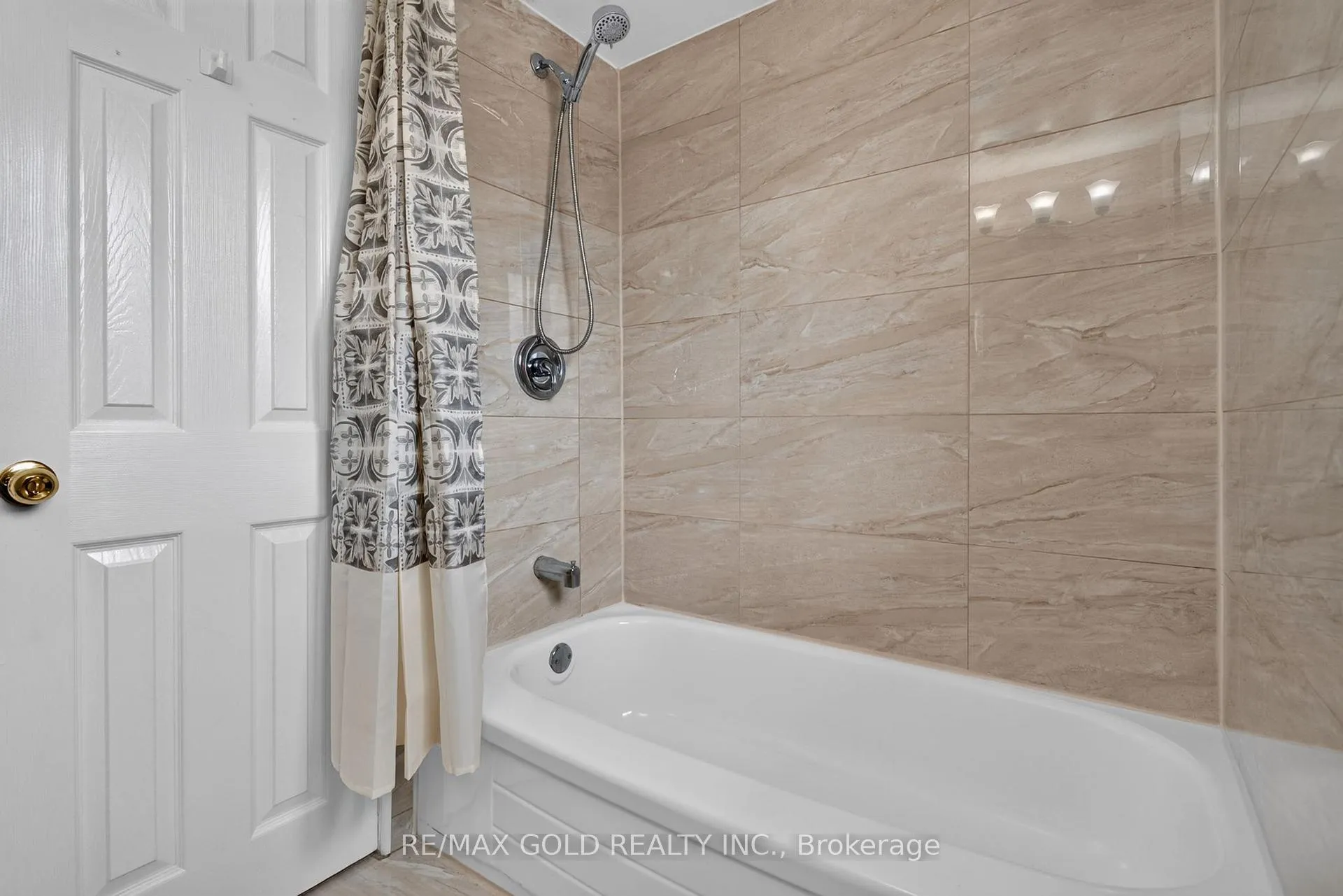 Photo 26 of 83 Cathcart Crescent, Brampton, Avondale — HOMEH